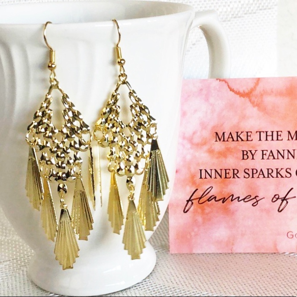 Drop dangle earrings